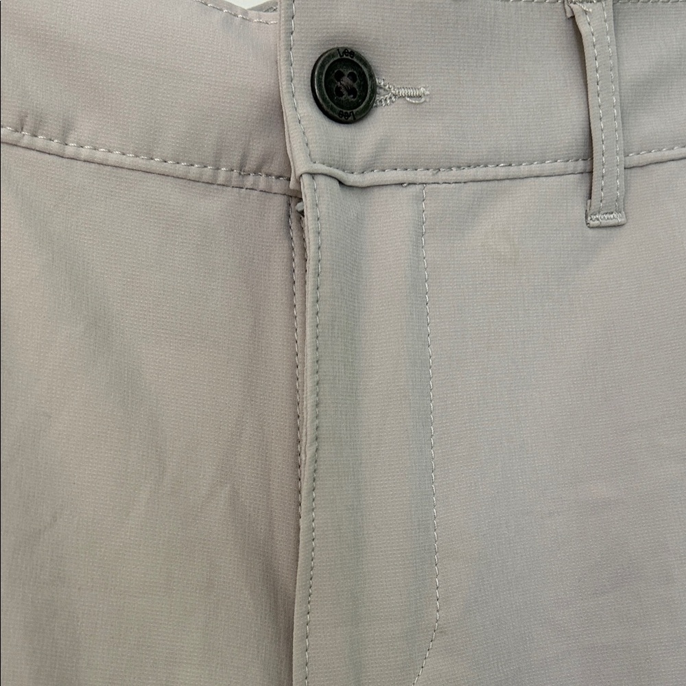 NWT Lee Men's Tri-Flex Tan Cargo Shorts - Size 30 waist - Picture 7 of 11